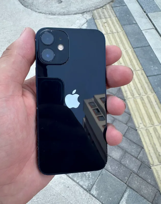 iPhone 12 mini 1 iPhone 12 mini 1