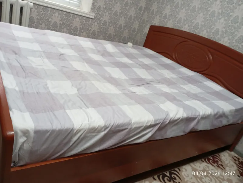 кровать