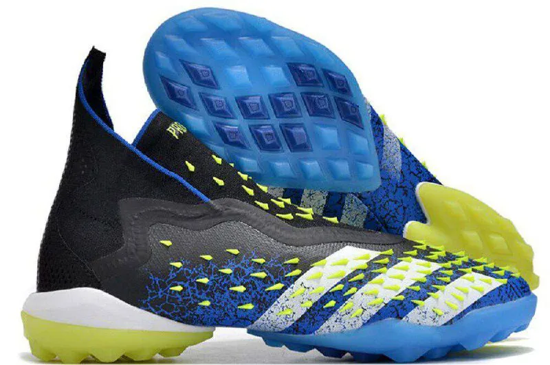 Сороконожки Adidas Predator Freak Сороконожки Adidas Predator Freak