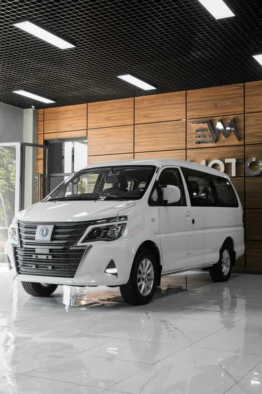 Минивен Dongfeng CM5-EV микроавтобус 1 Минивен Dongfeng CM5-EV микроавтобус 1