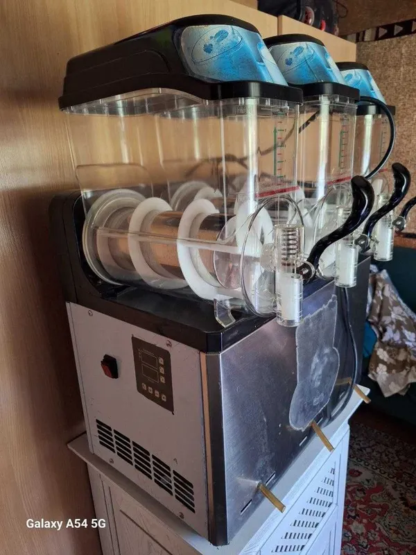Продаётся аппарат для приготовления слаша (Slush Machine ) на 3 вкуса. 2