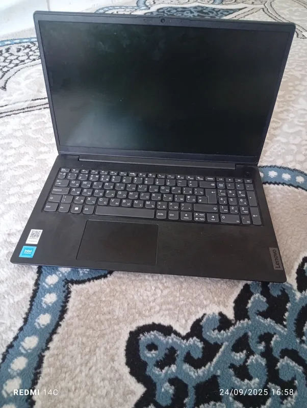 Lenovo  nayutook  xotirasi 256/8  holati yangi