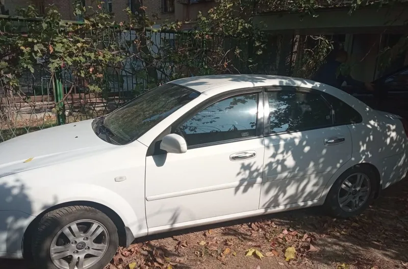 Подаётся Lacetti 3