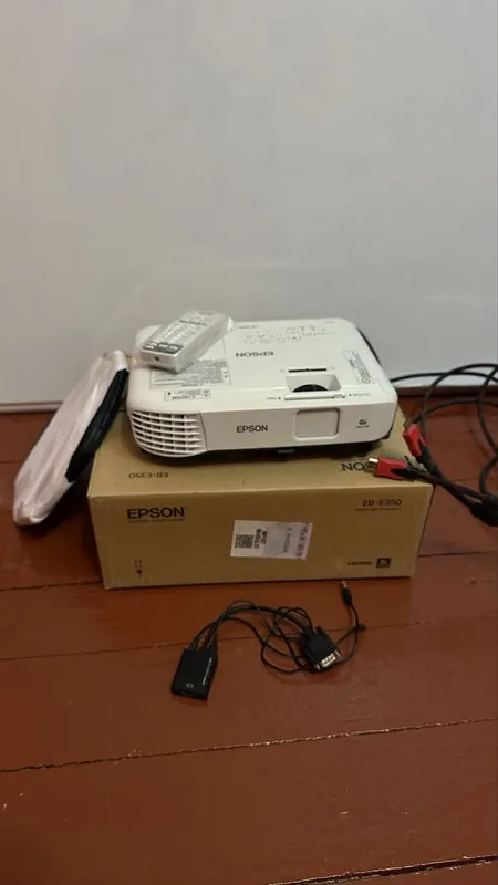 Проектор EPSON EB-E350 2 Проектор EPSON EB-E350 2