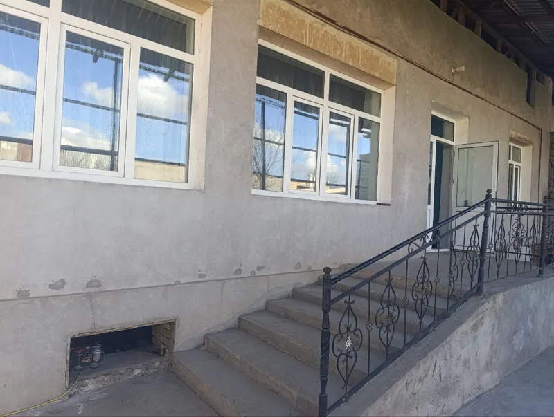 Hovli sotiladi