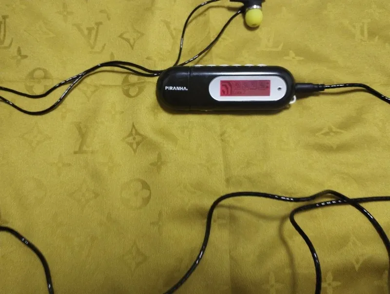 Assalom alekum Mp3 Sotiladi 4gb Diktafon Xam Bor — фото 1