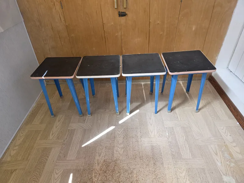 Metall taburetkalar 4 dona 2 Metall taburetkalar 4 dona 2