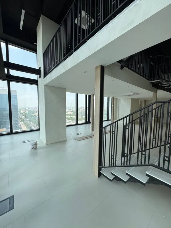 ПРОДАЁТСЯ И СДАЁТСЯ ОФИС в Nest One вид на Парк панорама окна 20-этаж — фото 3