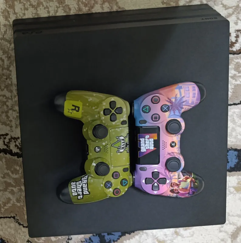 PS4pro 1terabayt holati yangi 2 PS4pro 1terabayt holati yangi 2