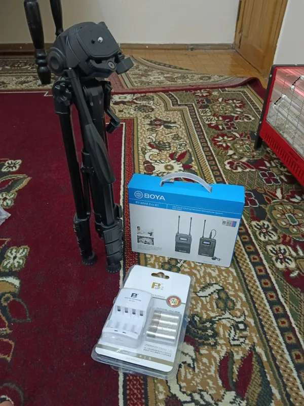 Shtativi: Boya mikrofon, Tripod va Zaryadchik Ta