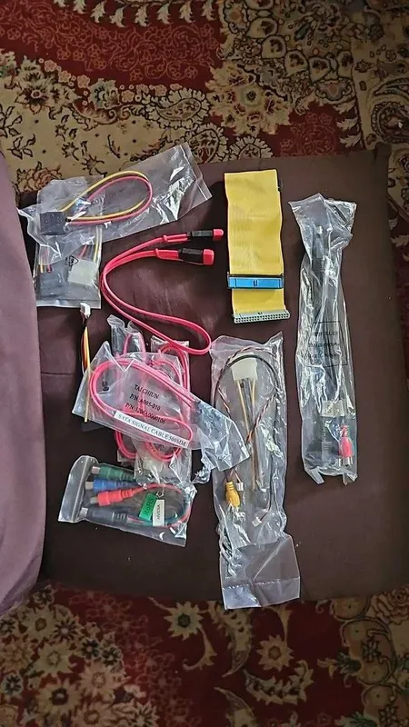 кабель-переходник питания Molex 4-pin на SATA 15-pin кабель SATA III 3 кабель-переходник питания Molex 4-pin на SATA 15-pin кабель SATA III 3