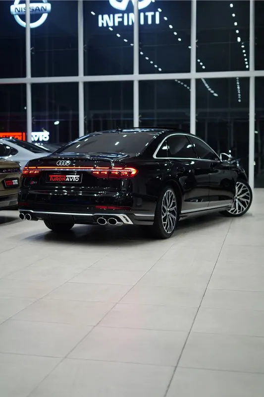 Audi S8 Quattro — фото 3