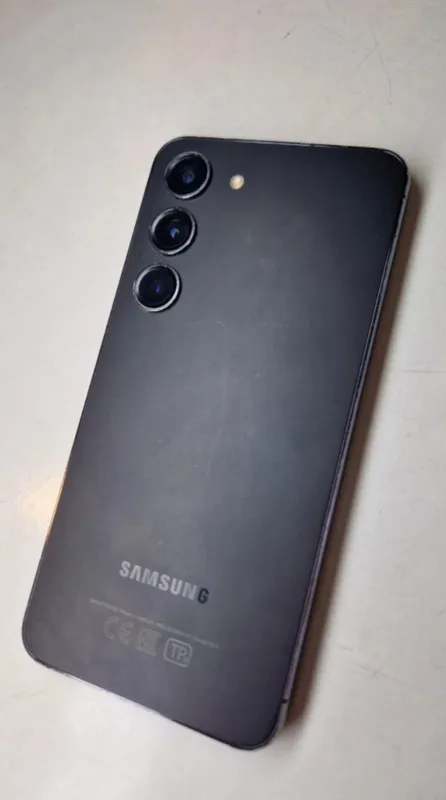 Samsung s23 8/128 3