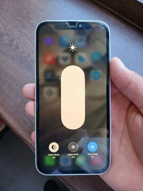 Iphone 12 ideal holatda