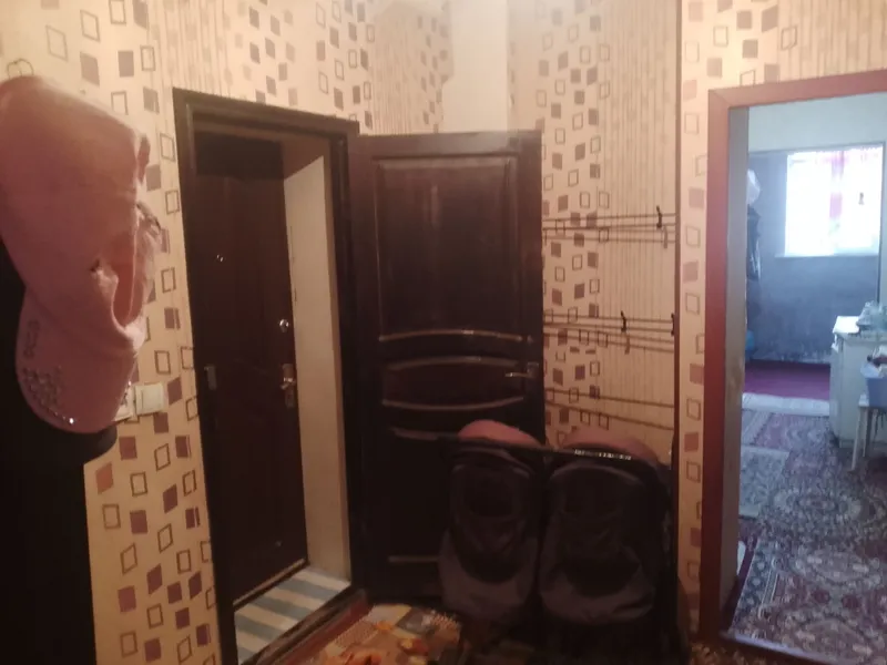 toshpolat orqasidagi 2etaj 2hona ĝishtli kv sotila 6