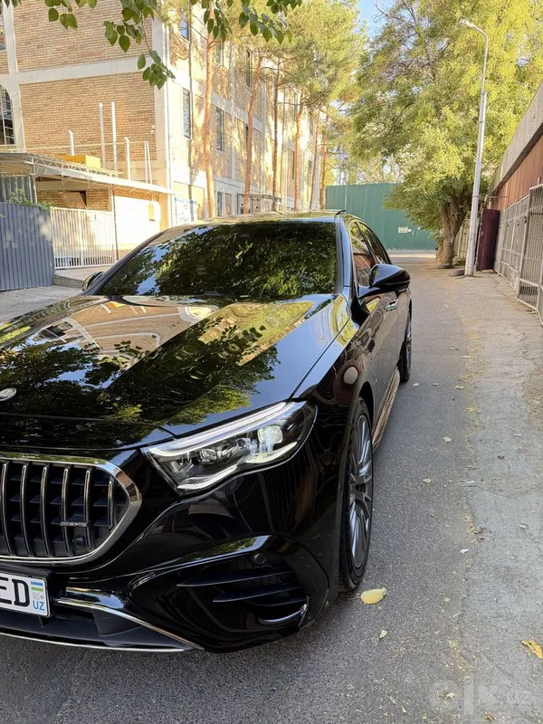 Mersedes-Benz AMG E53 4MATIC+ 6 Mersedes-Benz AMG E53 4MATIC+ 6