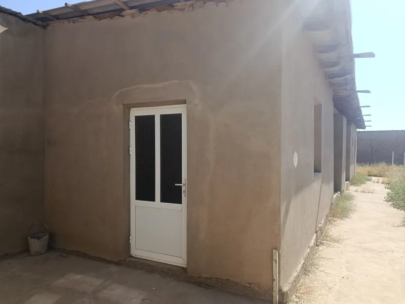 Hovli sotiladi srochno 7