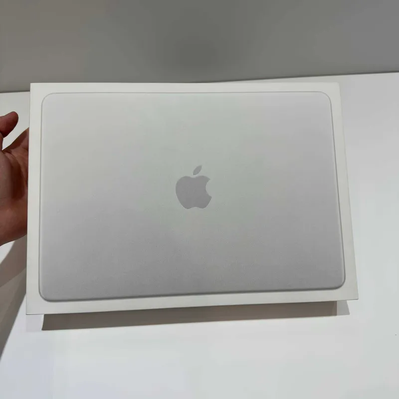 Macbook Neo 13-inch Silver 8/256GB — фото 1