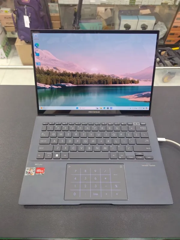 Asus ZenBook 14 open box 2