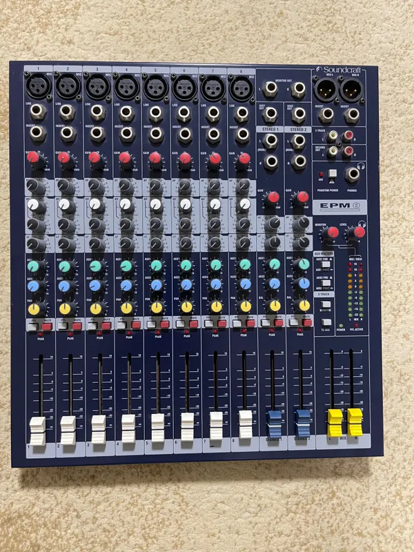 Soundcraft микшер 8 каннали