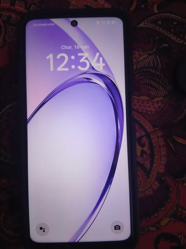 Oppo A3, есть коробка и документы, работает отлично 3 Oppo A3, есть коробка и документы, работает отлично 3