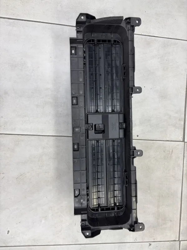 Hyundai Santa Fe 2024 и выше нижний жалюзи радиатора air shuter. 2