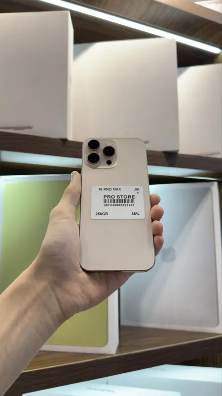 iphone 16 pro max naxtka 1