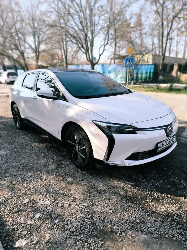 Buick Velite6 sotiladi. Panaramali