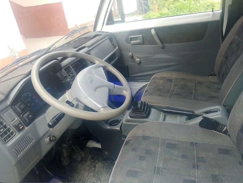 Chevrolet damas 5