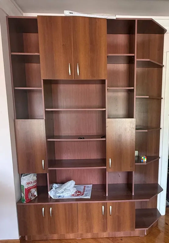 Книжный шкаф