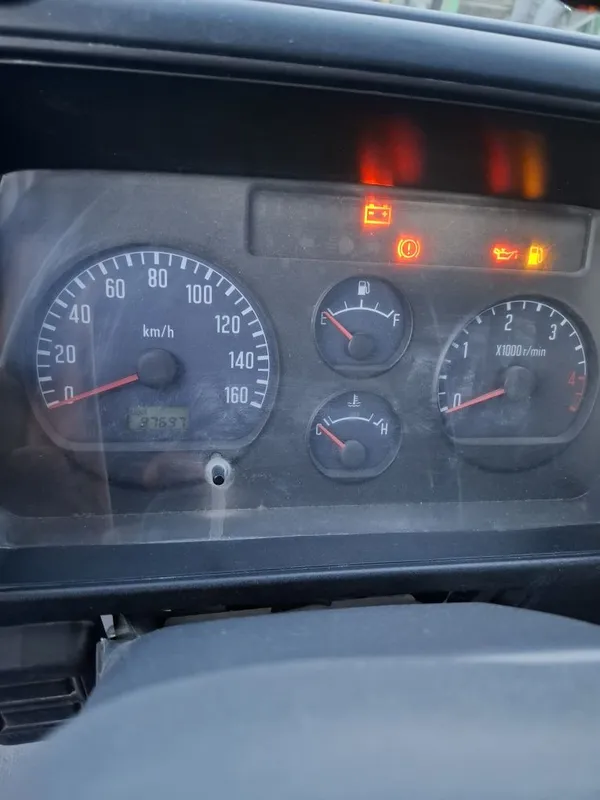 Исузу 2.5 тонналик 4