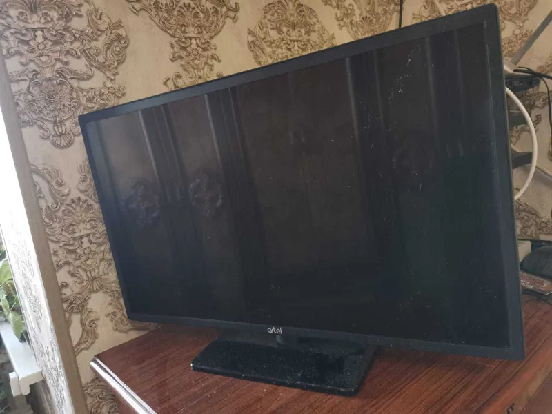 Televizor Led "Artel" 22 dyuym. holati yaxshi. ko'p ishlatilmagan