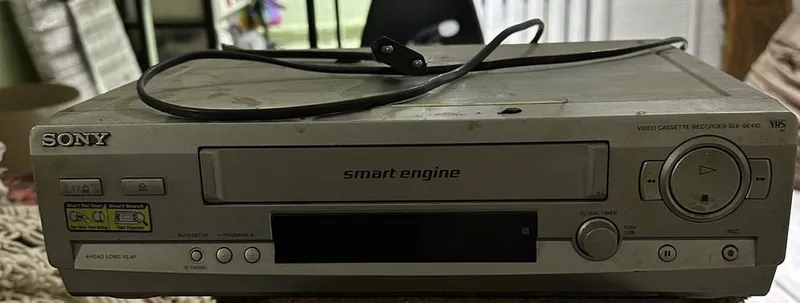 Amerikadan keltirilgan Sony videomagnitofoni 2 Amerikadan keltirilgan Sony videomagnitofoni 2
