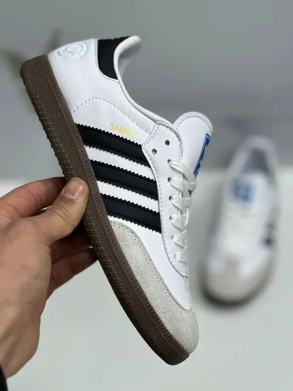 кроссовок мужских Adidas 2
