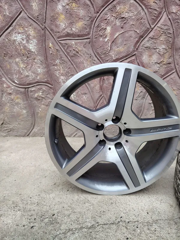 19 dyumli Amg diska