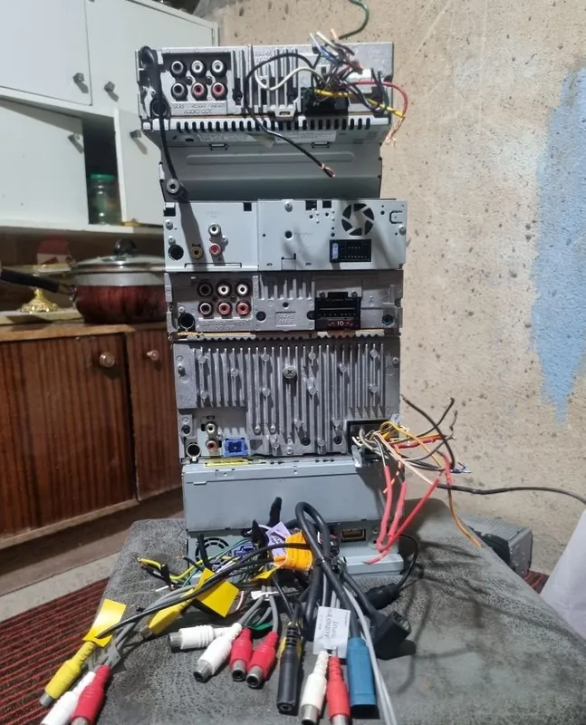 Pioneer DVH6850, Sony, JVC 2