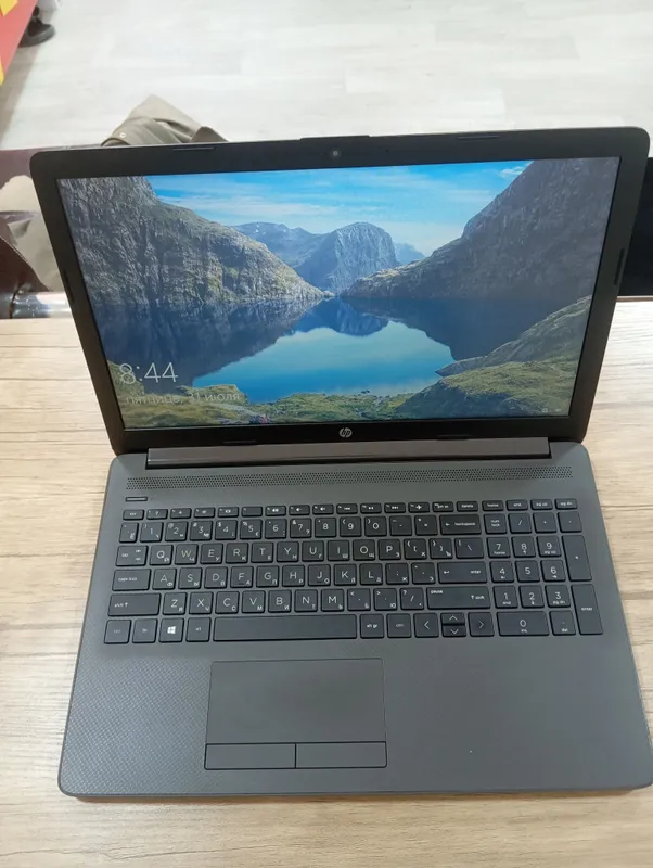 Ноутбук HP 250G7 2
