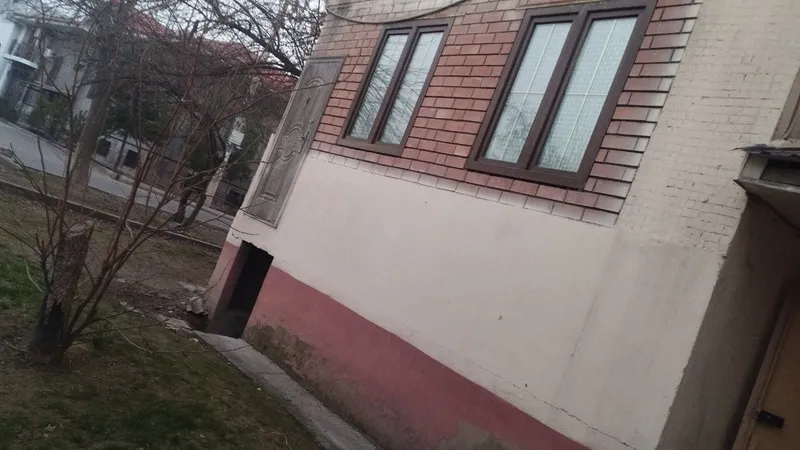 В Юнусабаде, 15-й квартал, продаётся 2-комнатный дом 1