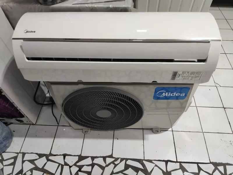 Продам кондиционер Midea 12 1