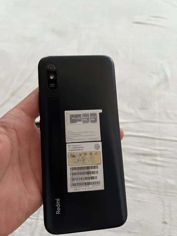 Redmi 9A xolati yaxshi aybi ekran usti singan lekn ishledi — фото 1 Redmi 9A xolati yaxshi aybi ekran usti singan lekn ishledi — фото 1
