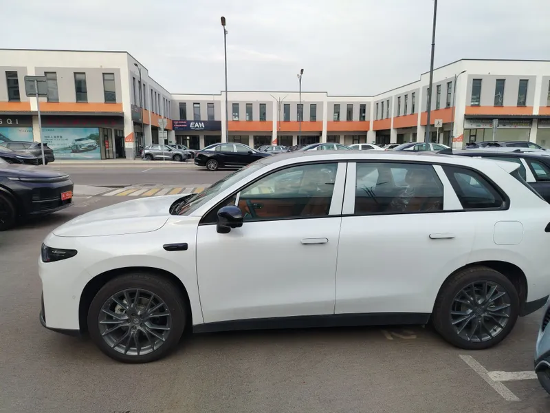 Leapmotor c10 Hybrid restayling, dop opsiya li hamma rangi bor — фото 2