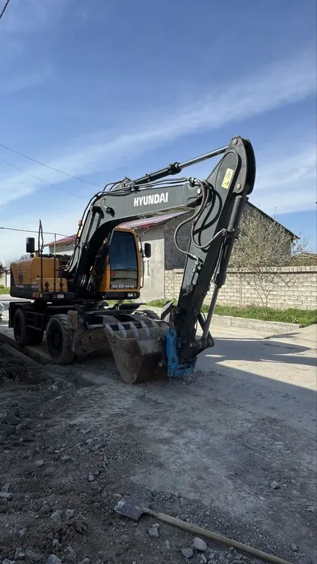 Екскаватор сотилади 180W-9s