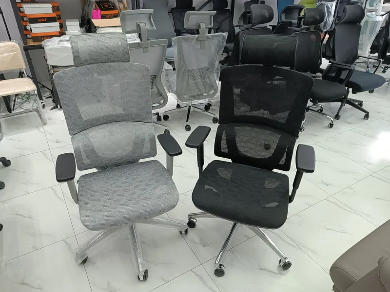 Кресло руководительское , Офисное кресло PENO grey PENO black — фото 2
