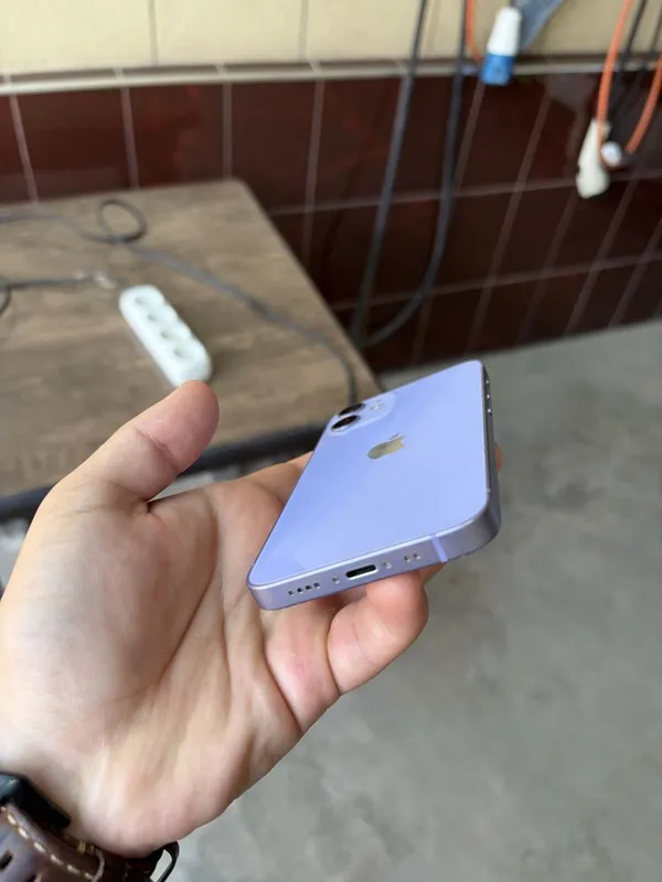 Iphone 12 mini. 3