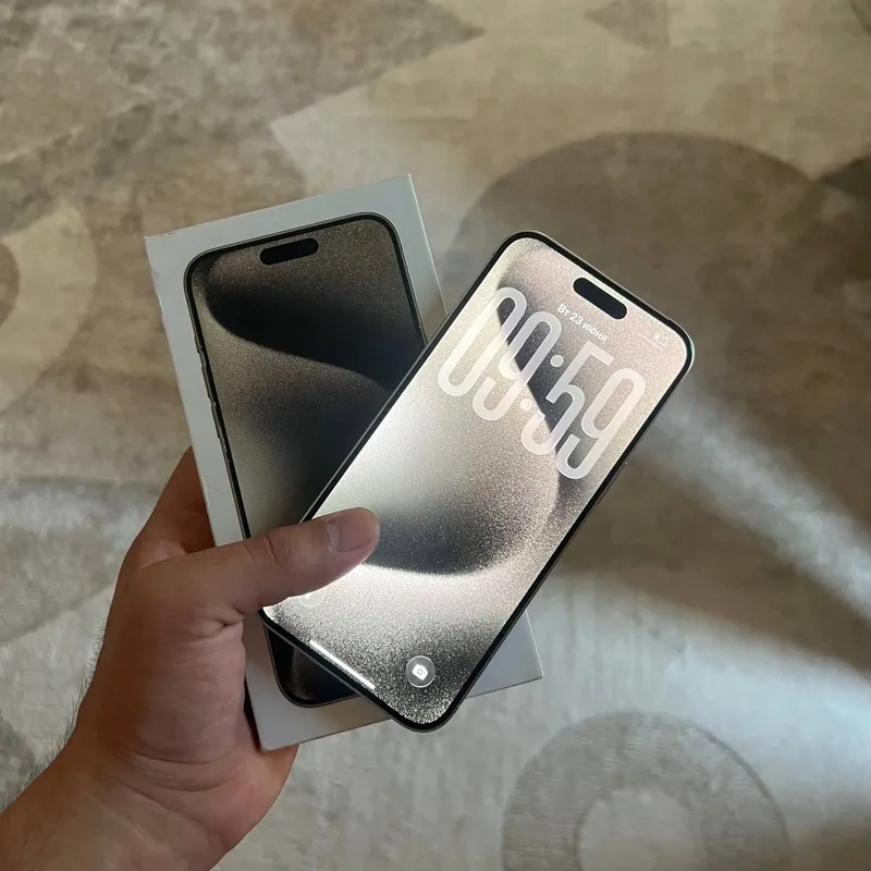 iPhone 15 pro max silver — фото 1