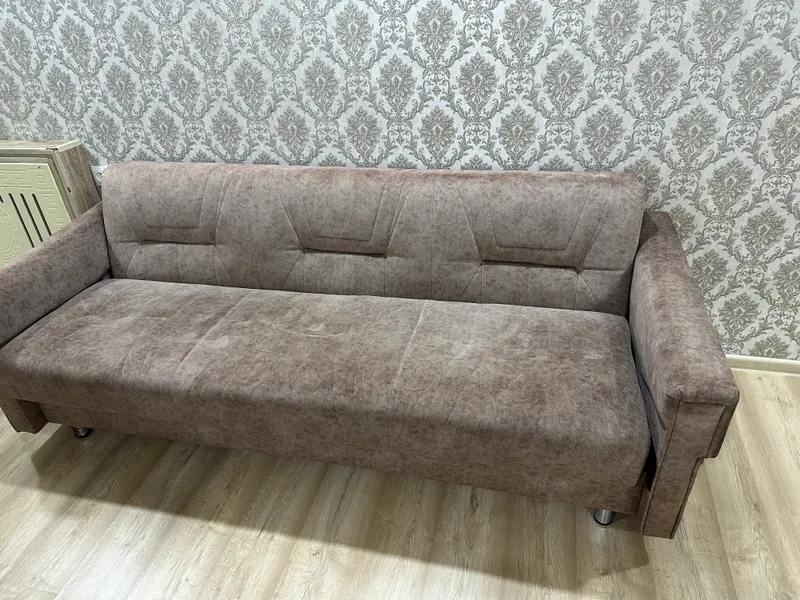 Продаю качественный диван вариант для дома и офиса 2