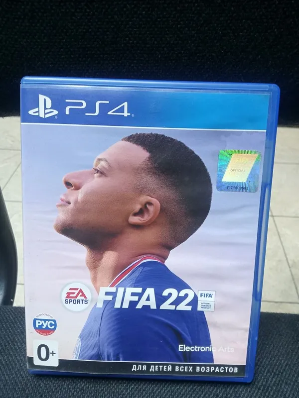 Fifa 22 на ps4 почти новый