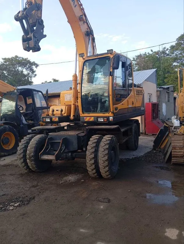 Экскаватор 140W Хундай сотилади