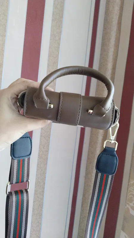 sumka ayollar va qizlar uchun sotiladi 3 sumka ayollar va qizlar uchun sotiladi 3