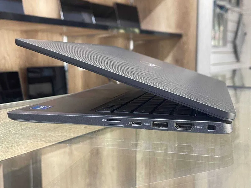 DELL Carbon Latitude 7320 Core i5-1145G7 ram 8 ssd 256 3 DELL Carbon Latitude 7320 Core i5-1145G7 ram 8 ssd 256 3